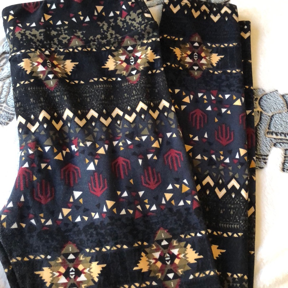 LuLaRoe patterned OS Leggings